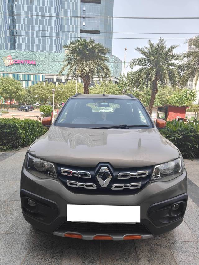 https://images10.gaadi.com/usedcar_image/4566063/original/processed_938b0a63ab4c5260d56ffd8c8ce3a34a.jpg?imwidth=6402