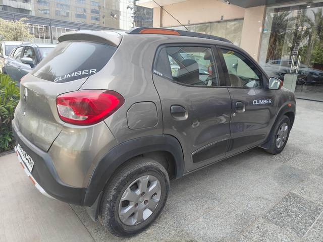 https://images10.gaadi.com/usedcar_image/4566063/original/processed_ffe542eb5c087bc9f791fc9311c9568a.jpg?imwidth=6401