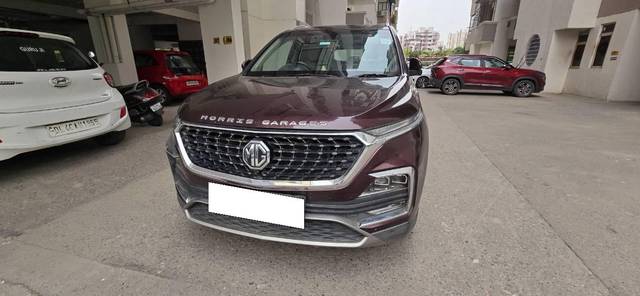 https://images10.gaadi.com/usedcar_image/4566084/original/processed_561c23ea-2d19-45d6-8e84-3c17e359aaaa.jpg?imwidth=6402