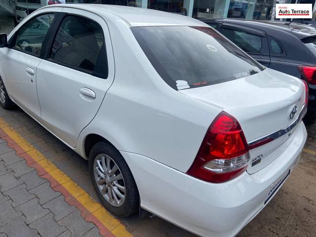 https://images10.gaadi.com/usedcar_image/4566117/original/ed9ee98fddc7f7aa79f3caa9b685979b.jpg?imwidth=6400