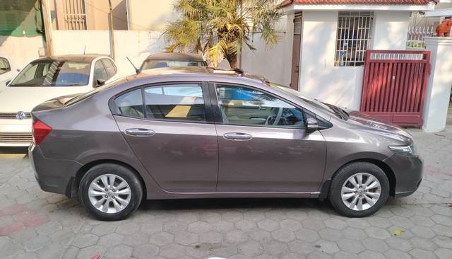 https://images10.gaadi.com/usedcar_image/4566131/original/2d34f52388dde1b42eedeeff5a6cb00d.jpeg?imwidth=6401
