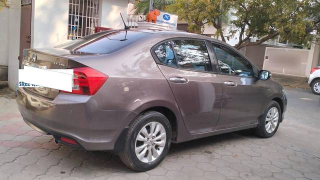https://images10.gaadi.com/usedcar_image/4566131/original/processed_45852019313ff3d36ba78c2953309acc.jpeg?imwidth=6402