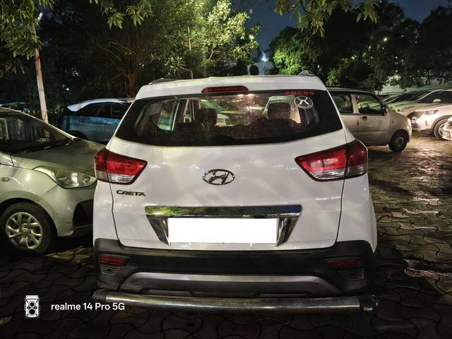 https://images10.gaadi.com/usedcar_image/4566151/original/processed_302618a169fbb8b66960528fa259a3a6.jpg?imwidth=6402