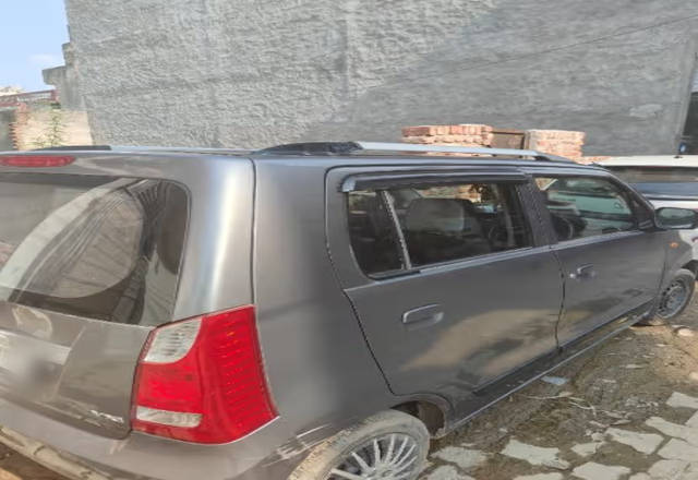https://images10.gaadi.com/usedcar_image/4566163/original/9a35ab7c-c995-42f6-89c1-749a7d443438.?imwidth=6400