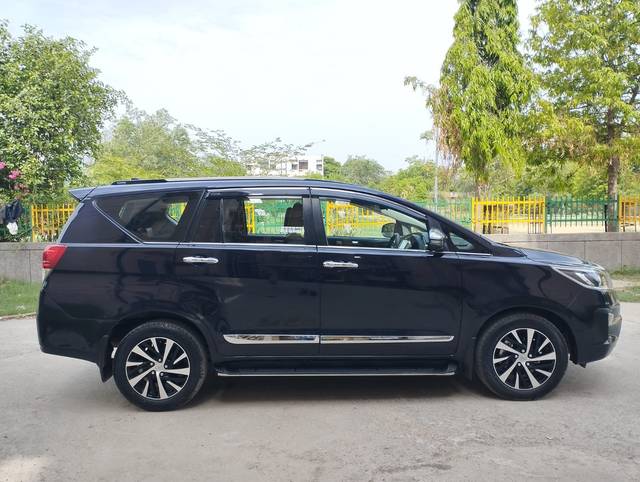 https://images10.gaadi.com/usedcar_image/4566168/original/64c2c04f0a8e32385d78165153357e5a.jpg?imwidth=6401