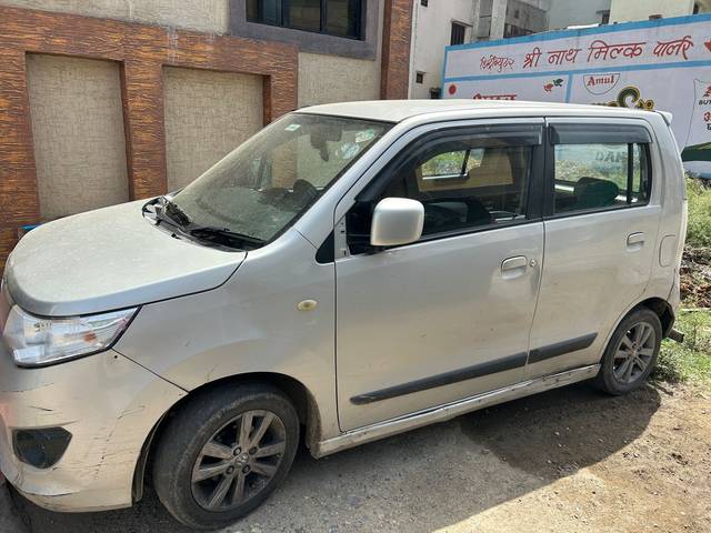 https://images10.gaadi.com/usedcar_image/4566193/original/9084511c-a95f-4a9a-a934-51a0353c1232.jpg?imwidth=6401