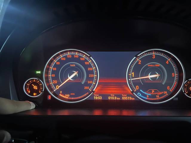 https://images10.gaadi.com/usedcar_image/4566201/original/cc2c8bff45b2317f259618bf96f7d99a.jpg?imwidth=6401