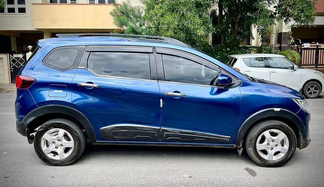 https://images10.gaadi.com/usedcar_image/4566207/original/processed_7cf18cc80dae25eb01c3fa5dfd5c36b0.jpg?imwidth=6401