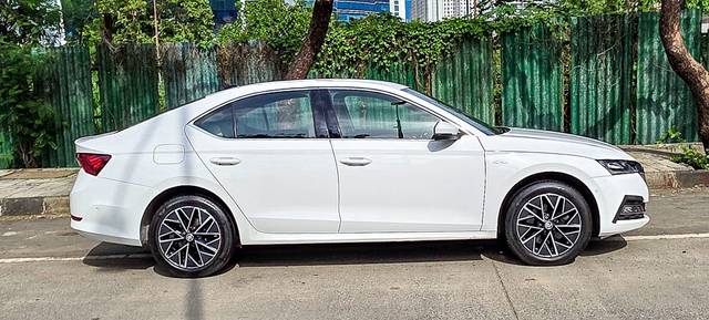 https://images10.gaadi.com/usedcar_image/4566209/original/669f02837dbe5f79b017d4516393db10.jpg?imwidth=6401