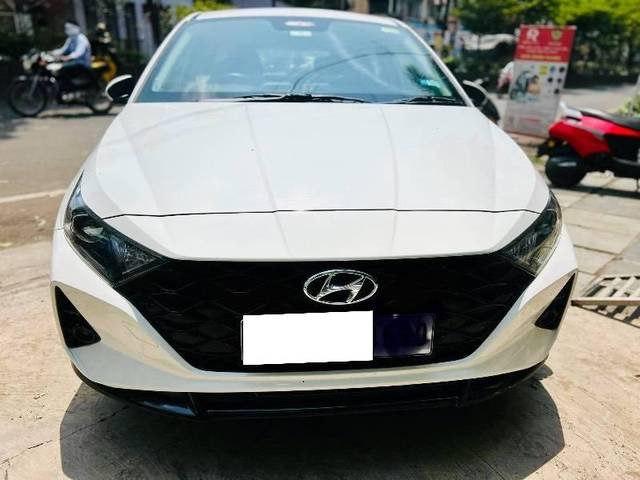 https://images10.gaadi.com/usedcar_image/4566219/original/processed_20378617-908c-4922-b4d3-470598013683.jpeg?imwidth=6401
