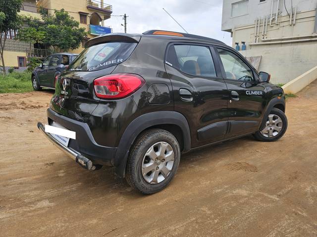 https://images10.gaadi.com/usedcar_image/4566225/original/processed_037cf5b1f68c46647d23c1f1d2f96b74.jpg?imwidth=6401