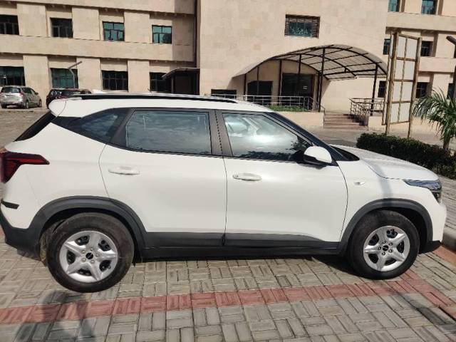 https://images10.gaadi.com/usedcar_image/4566227/original/processed_3c63d80e-5c59-4f7d-9e9a-16c5df0064de.jpg?imwidth=6401