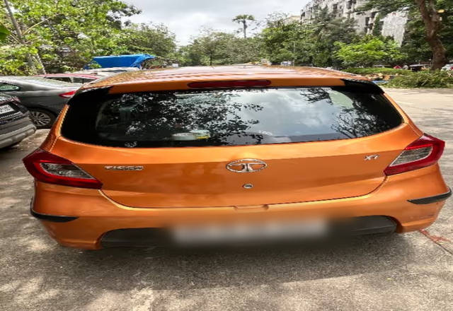 https://images10.gaadi.com/usedcar_image/4566228/original/60da59bc-a222-432b-91c7-6397daad6c0e.?imwidth=6400