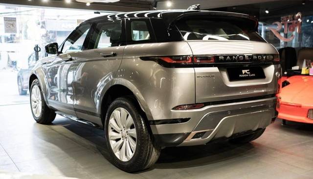 https://images10.gaadi.com/usedcar_image/4566229/original/processed_cf0cca5a0dbda15cf9645ab448386f55.jpg?imwidth=6401