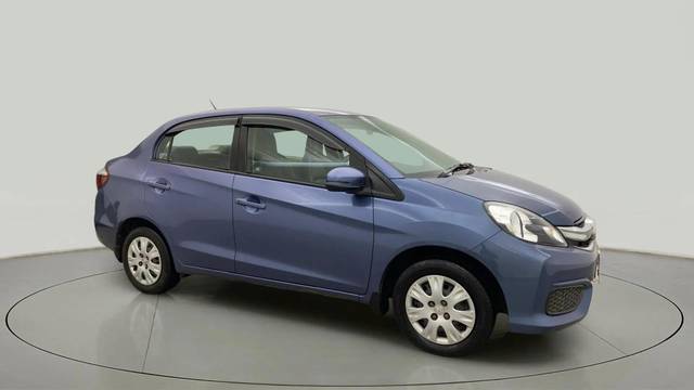 https://images10.gaadi.com/usedcar_image/4566242/original/b53e5530b2167c057a66056440fb6876.jpg?imwidth=6400