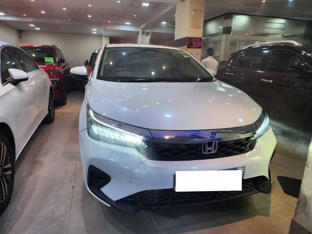 https://images10.gaadi.com/usedcar_image/4566244/original/processed_efe65fb51a6479b5505e81a778b322fe.jpg?imwidth=6400