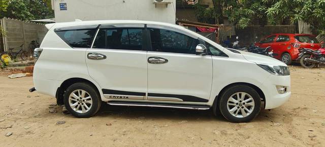 https://images10.gaadi.com/usedcar_image/4566247/original/processed_2997d1cc99c5f75964b09cbaf51c2563.jpg?imwidth=6401