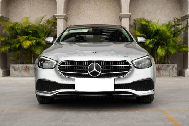 https://images10.gaadi.com/usedcar_image/4566248/original/processed_d98f65ea-2139-419a-b807-b41ba43eab3a.jpg?imwidth=6401