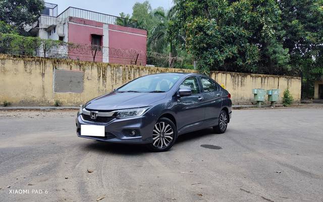 https://images10.gaadi.com/usedcar_image/4566251/original/processed_85f610093cc43e778fc112877f7b7570.jpg?imwidth=6400