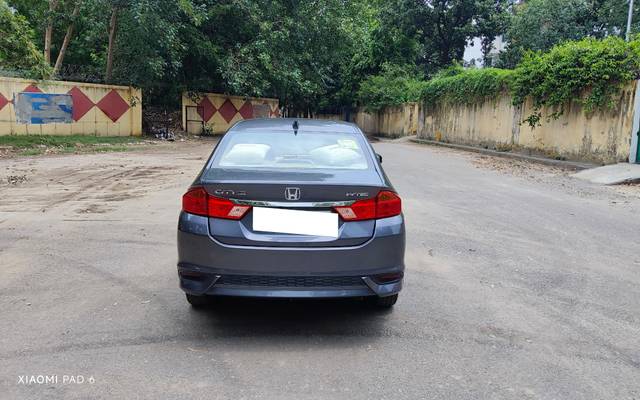 https://images10.gaadi.com/usedcar_image/4566251/original/processed_de4a66996f44b910ed8b66c2d7682470.jpg?imwidth=6402