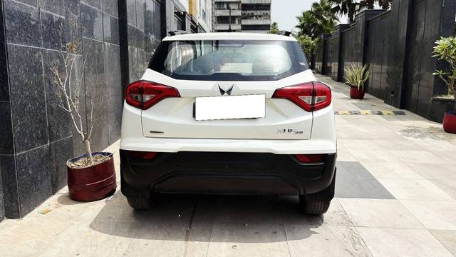 https://images10.gaadi.com/usedcar_image/4566253/original/processed_b5e24cc3641b48ca3621d5b84eb79c9a.jpg?imwidth=6402