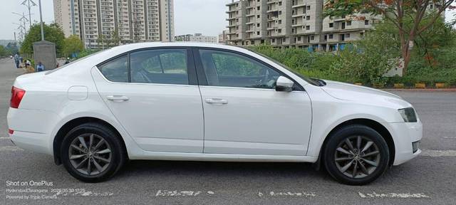 https://images10.gaadi.com/usedcar_image/4566271/original/processed_0589c7e293bcf0b1a75cfad201d53a42.jpg?imwidth=6401