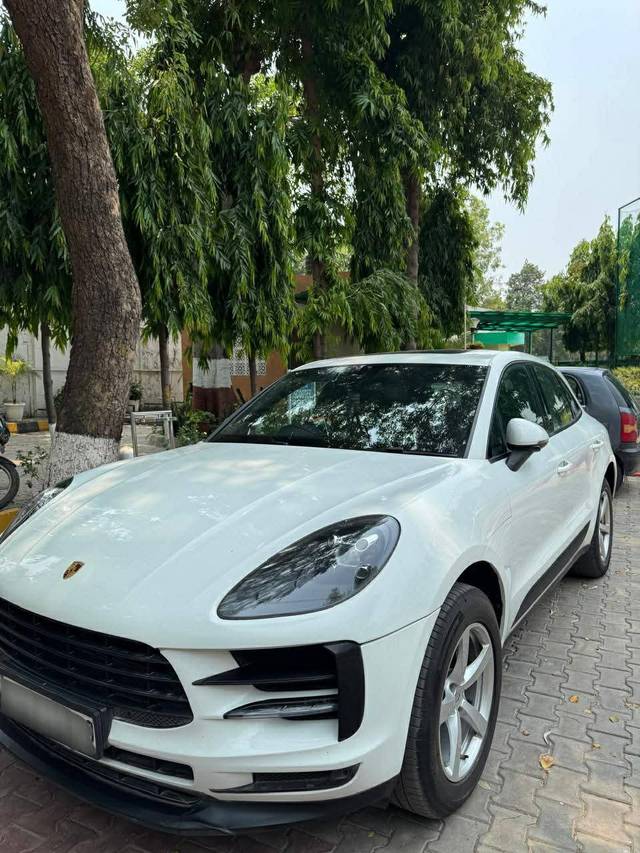 https://images10.gaadi.com/usedcar_image/4566272/original/87c1554eaf7267e4deb5d883ef4854d8.jpg?imwidth=6401