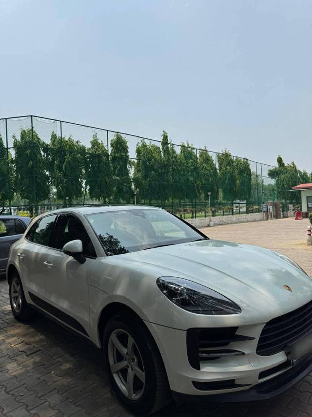 https://images10.gaadi.com/usedcar_image/4566272/original/9593c0db79be1a0c04c956ca8dd8411a.jpg?imwidth=6400