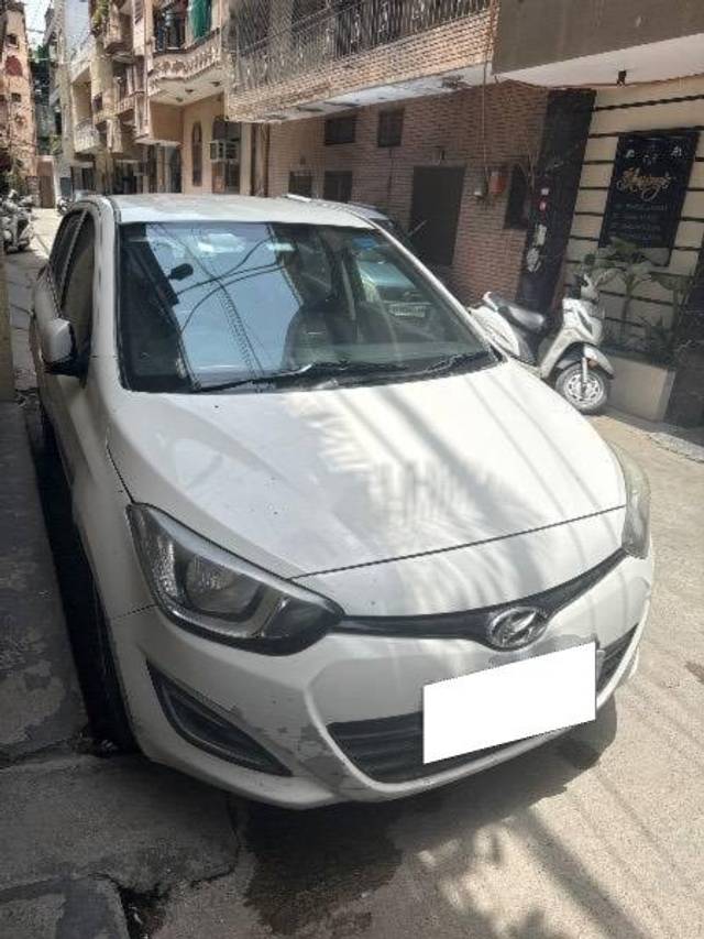 https://images10.gaadi.com/usedcar_image/4566283/original/processed_6f17db68-112d-409b-8e42-253d57a1e248.jpg?imwidth=6400
