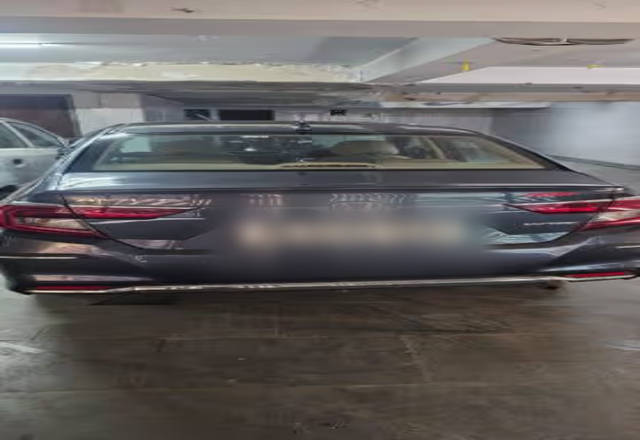 https://images10.gaadi.com/usedcar_image/4566354/original/c141a34c-09af-4a50-818b-17b09aa9cec8.?imwidth=6401