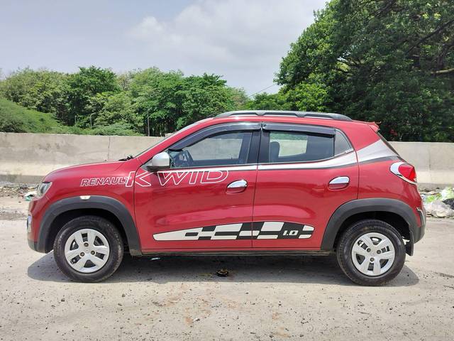 https://images10.gaadi.com/usedcar_image/4566373/original/processed_4d4166a5ac9ae41f7b55b18511f67df1.jpg?imwidth=6402