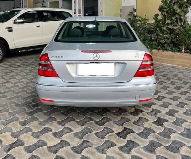 https://images10.gaadi.com/usedcar_image/4566375/original/processed_e7387efda96d5630c425eb7668df3982.jpg?imwidth=6402