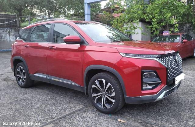 https://images10.gaadi.com/usedcar_image/4566407/original/processed_170a8e656a38845ba25d91ccee210532.jpg?imwidth=6400