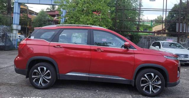 https://images10.gaadi.com/usedcar_image/4566407/original/processed_4539f706762b81de3471f652a72d96ec.jpg?imwidth=6401