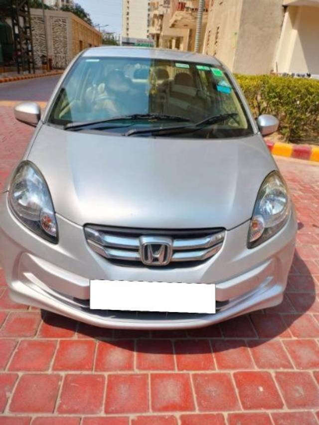 https://images10.gaadi.com/usedcar_image/4566488/original/processed_516570e8-2dea-448f-8306-82f51ff2abbb.jpeg?imwidth=6400