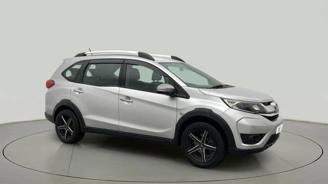 https://images10.gaadi.com/usedcar_image/4566515/original/d5ace9acaa4c48db8490b2a8e0deebb2.jpg?imwidth=6400