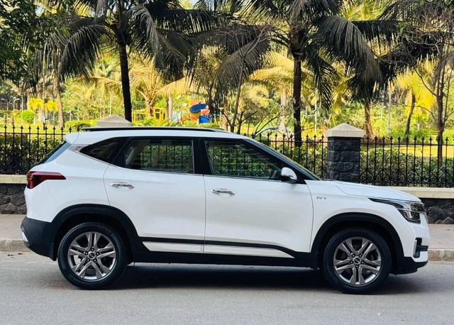 https://images10.gaadi.com/usedcar_image/4566532/original/processed_fed1efd82240ce3cda7cfa33887292dc.jpg?imwidth=6401