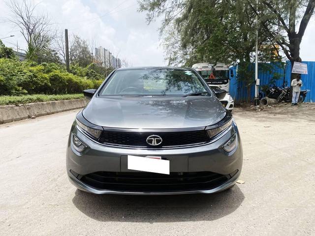 https://images10.gaadi.com/usedcar_image/4566542/original/processed_694d0db8aef161558e1d22f96bfa5819.jpg?imwidth=6401