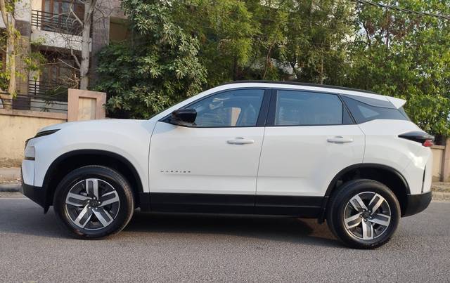 https://images10.gaadi.com/usedcar_image/4566546/original/processed_b3aa9b1a95d78a602b46a4fdfe4fbb44.jpg?imwidth=6402
