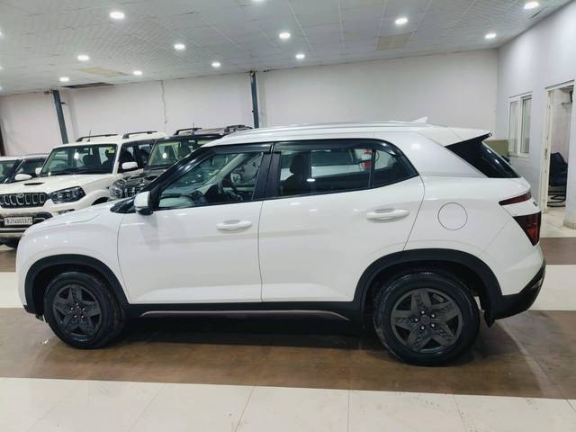 https://images10.gaadi.com/usedcar_image/4566547/original/processed_b290e6bb1d21e001af9a7c8d8f4a646b.jpg?imwidth=6402
