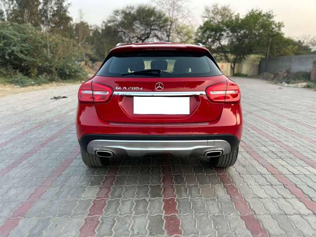 https://images10.gaadi.com/usedcar_image/4566556/original/processed_a7a70a1f26bce1c0b7610d8d56af6cf9.jpg?imwidth=6401