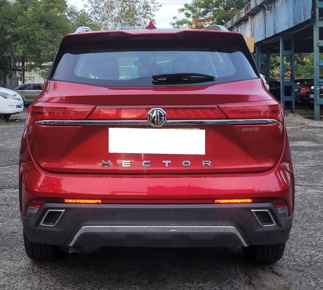 https://images10.gaadi.com/usedcar_image/4566559/original/processed_e4f05ba192efcda78596dee1c6b2500d.jpg?imwidth=6402