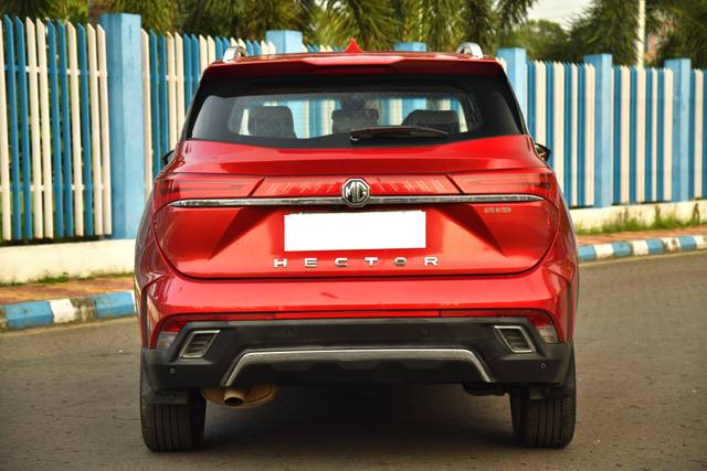 https://images10.gaadi.com/usedcar_image/4566559/original/processed_eb1712d848513854db7285cd93324a36.jpg?imwidth=6402