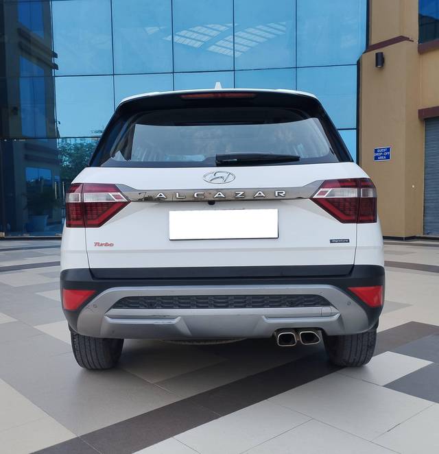 https://images10.gaadi.com/usedcar_image/4566561/original/processed_3aa537dde159b7caf11246ae4c404257.jpg?imwidth=6402
