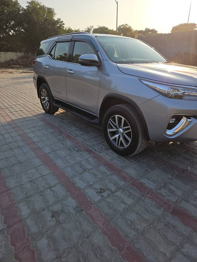 https://images10.gaadi.com/usedcar_image/4566567/original/b796c358cd61629709a99bcfd830755b.jpg?imwidth=6400