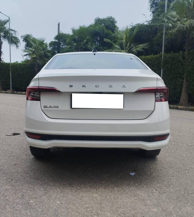 https://images10.gaadi.com/usedcar_image/4566571/original/processed_e76d0a4a3713d07ffa09c959dec99930.jpg?imwidth=6402
