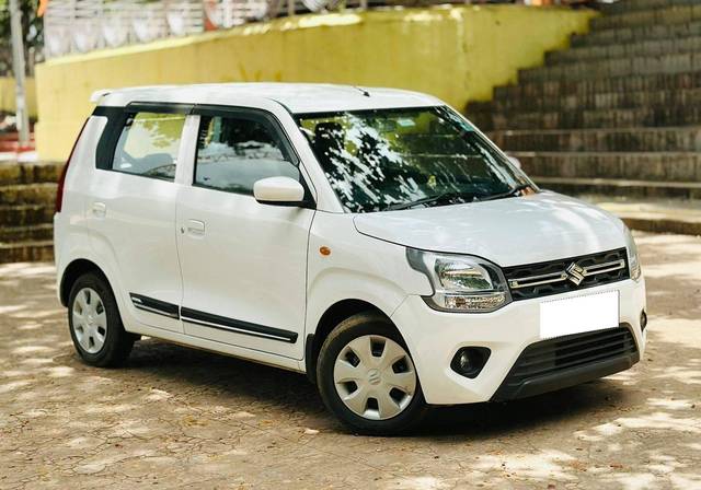 https://images10.gaadi.com/usedcar_image/4566573/original/processed_5cf64c9f21d5ffda70d506d62b5aef3d.jpg?imwidth=6400