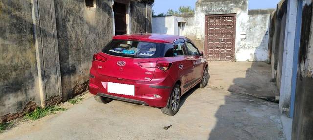 https://images10.gaadi.com/usedcar_image/4566585/original/processed_0efe3fdd1d5a04fa7b49947150f061cc.jpg?imwidth=6402