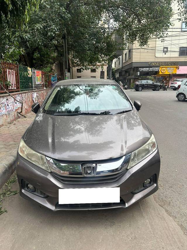 https://images10.gaadi.com/usedcar_image/4566597/original/processed_4134fb3e-2223-44d3-bccb-ee73db15fe35.jpg?imwidth=6401