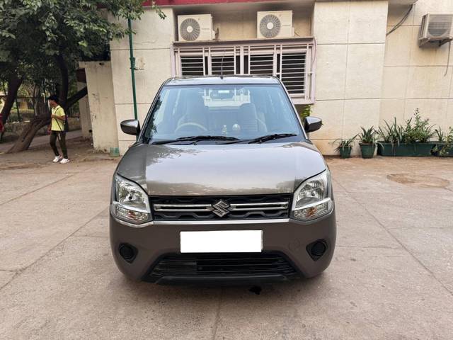 https://images10.gaadi.com/usedcar_image/4566643/original/processed_688bccdf-f31e-4c3d-b1b6-4db98cee12f2.jpg?imwidth=6400
